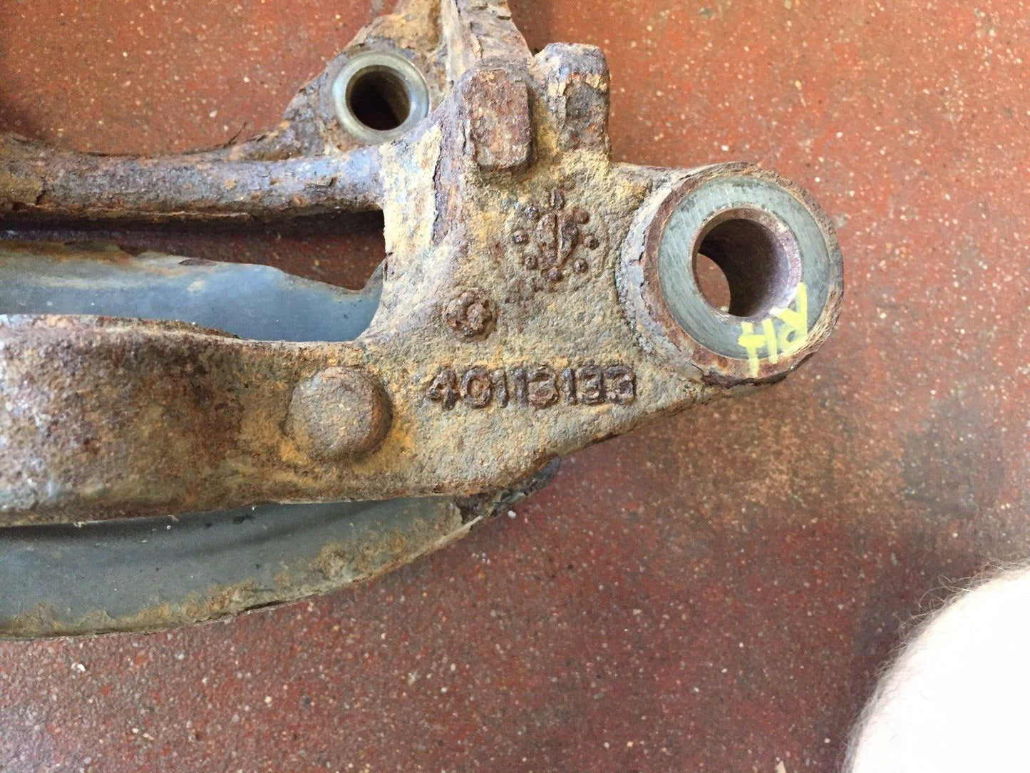 Spindle Steering Knuckle 4X2 2014-2018 Ram 2500 3500 4X2 RH P/N 68217027AA