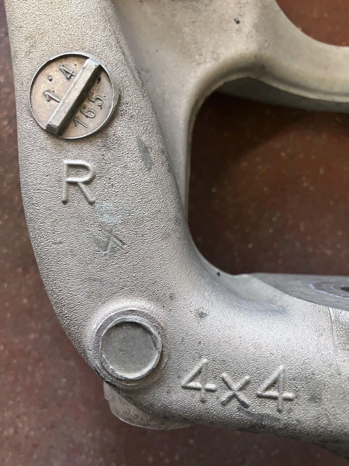 2014 Ram 1500 RH 4X4 Steering Knuckle. Fits 2009-2020 1500 Classic (5 lug).