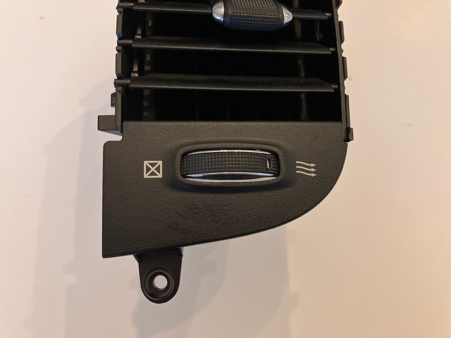 Air Vent, 2013-18 Ram 1500 2500 3500 19+ Classic Right Side of Radio 5MK68DX9AA