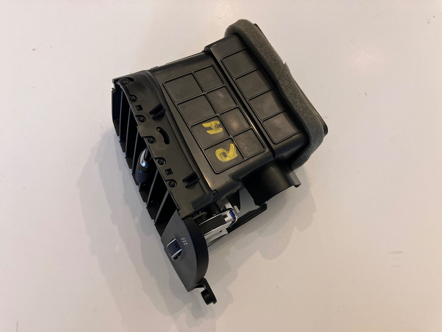 Air Vent, 2013-18 Ram 1500 2500 3500 19+ Classic Right Side of Radio 5MK68DX9AA