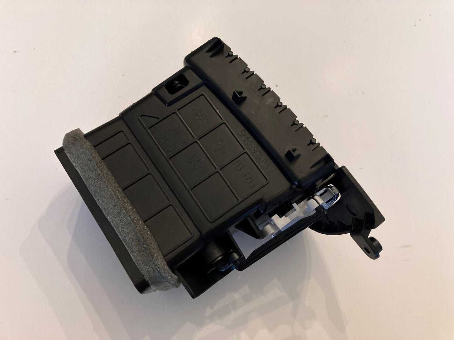 Air Vent, 2013-18 Ram 1500 2500 3500 19+ Classic Right Side of Radio 5MK68DX9AA
