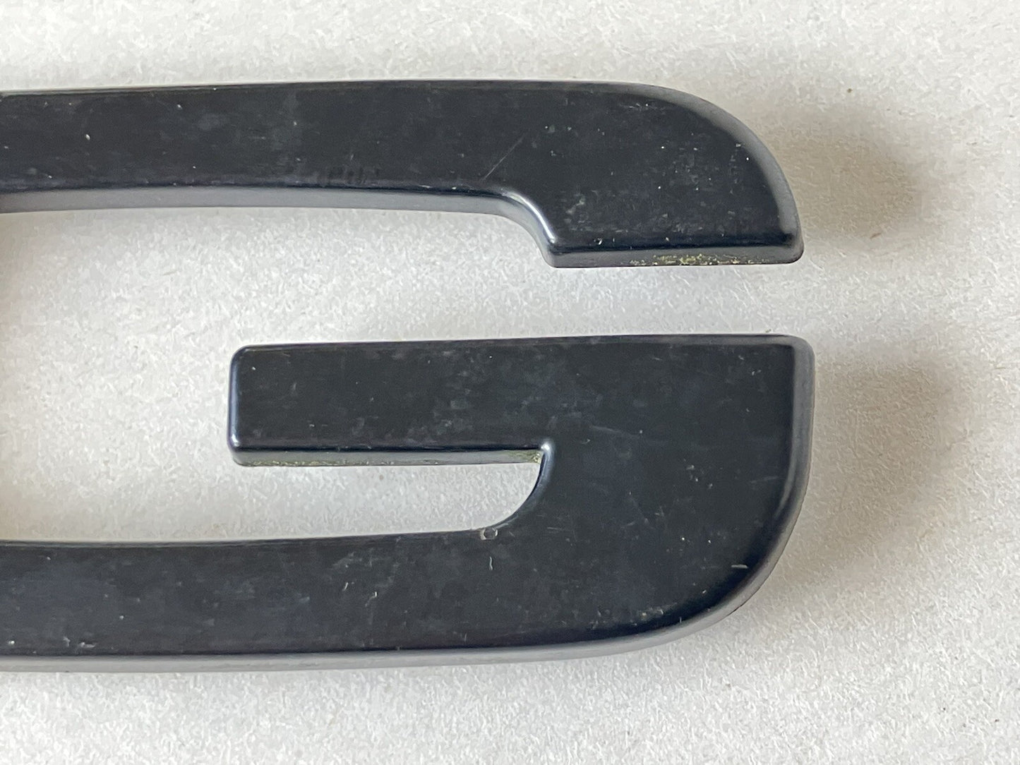 Grille Emblem "G", 1991-1993 Dodge Ram 150 250 350 Ramcharger, 55026097