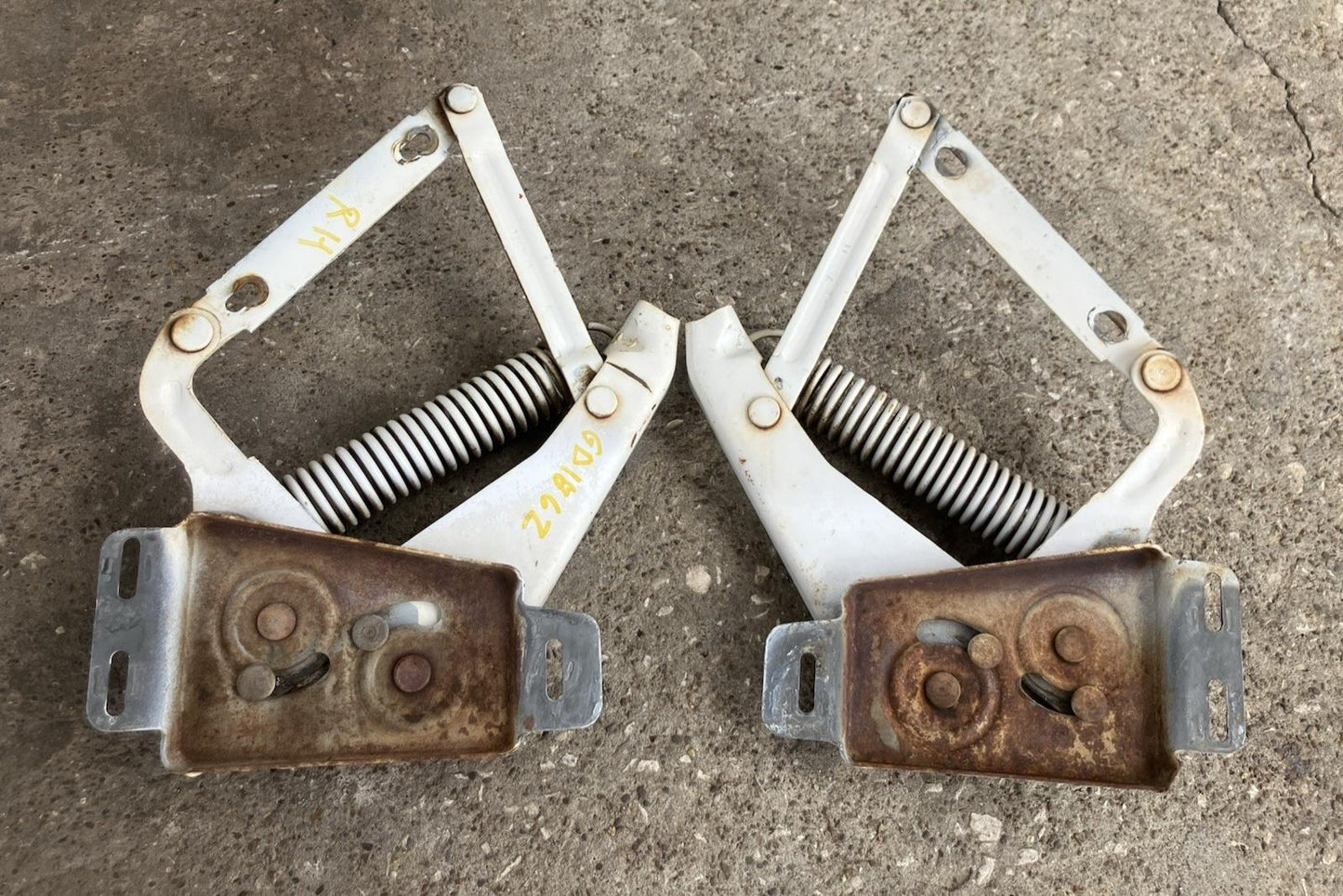 Hood Hinges, 1972-90 Dodge Pickup and Ramcharger, 4351362 4351363