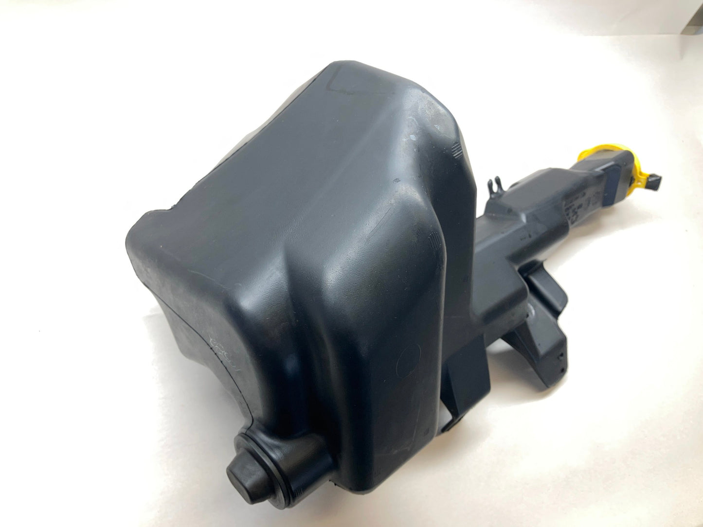 Ram 2500 3500 Windshield Washer Reservoir Washer Bottle 2011-2013 6.7L 5182304AD