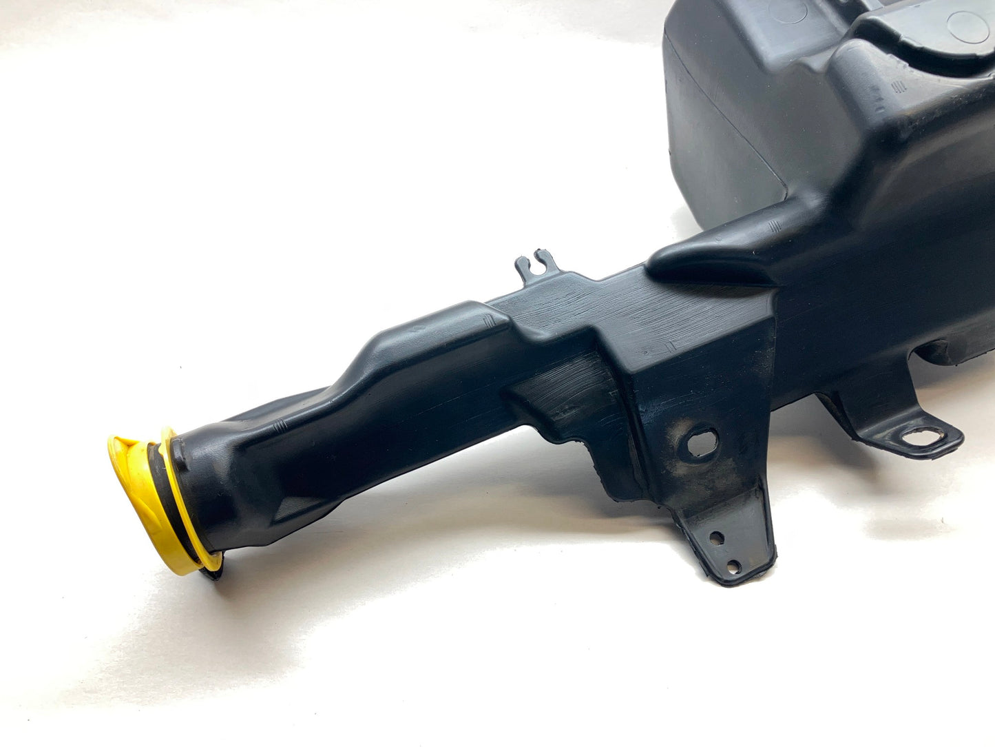 Ram 2500 3500 Windshield Washer Reservoir Washer Bottle 2011-2013 6.7L 5182304AD