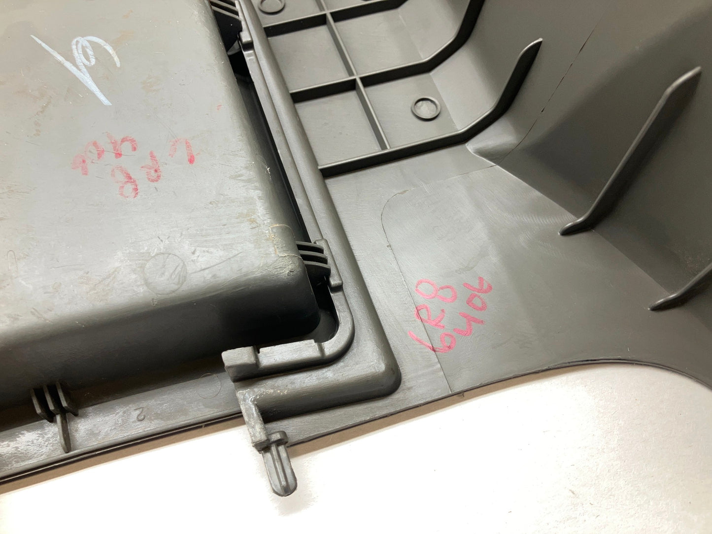 2006-2009 Ram 2500 3500 Floor Shift Console MIDDLE Trim Piece, Khaki 1BP57ZJ8AA