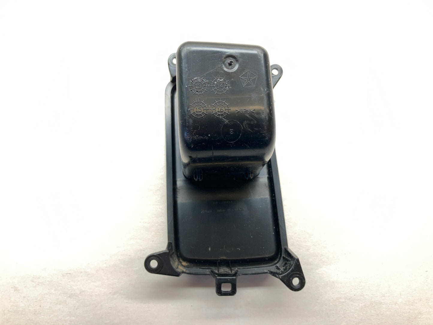 Dash Cubby without Inverter, 1WP33DX9AA, 2013-2018 Ram 1500 2500 3500 Used