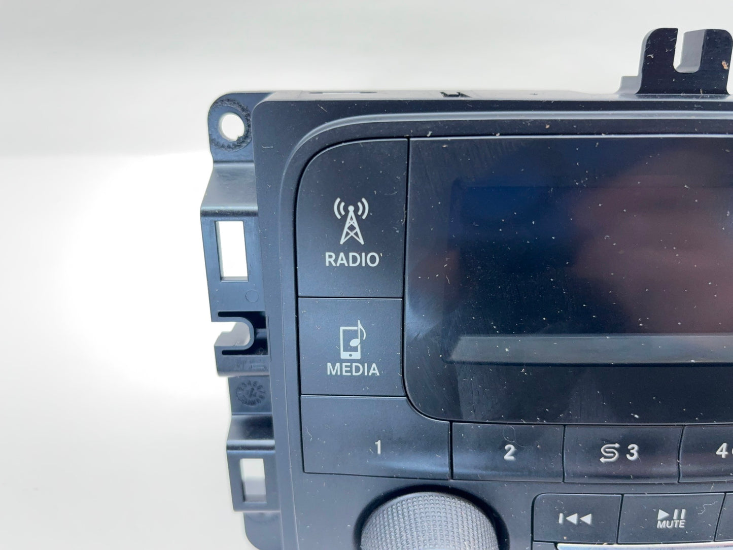 3.0 Radio 2015 2016 Ram 1500 2500 3500 68245817AC AM/FM/Wired Media VP1 Used