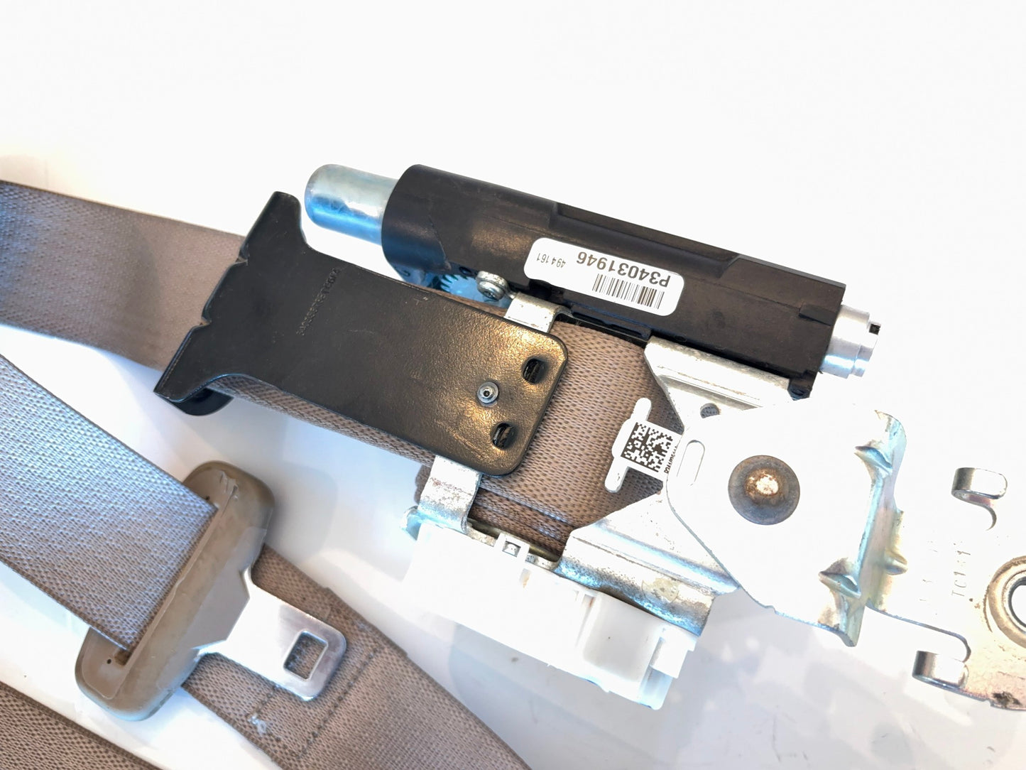 2014-2018 Dodge Ram 3500 Seat Belt Retractor Passenger Side RH 4-Door 5RL791L1AC