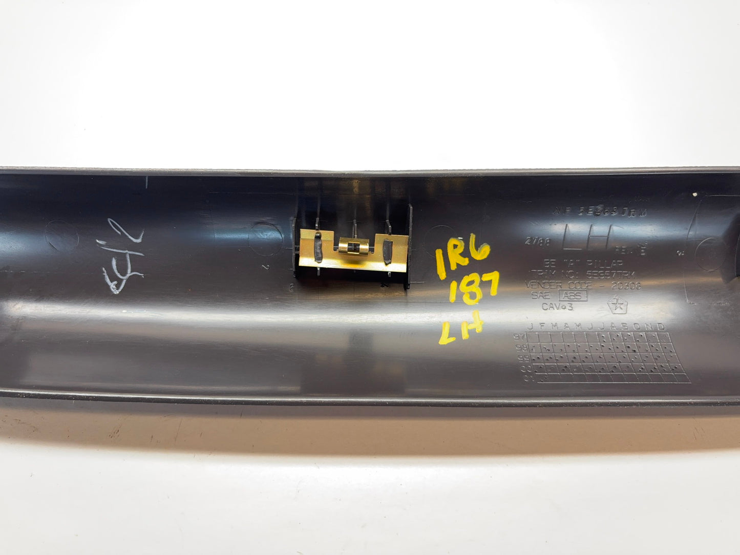A Pillar Pair LH and RH 1998-2001 Ram 1500 1998-2002 Ram 2500 3500 Agate Trim AZ