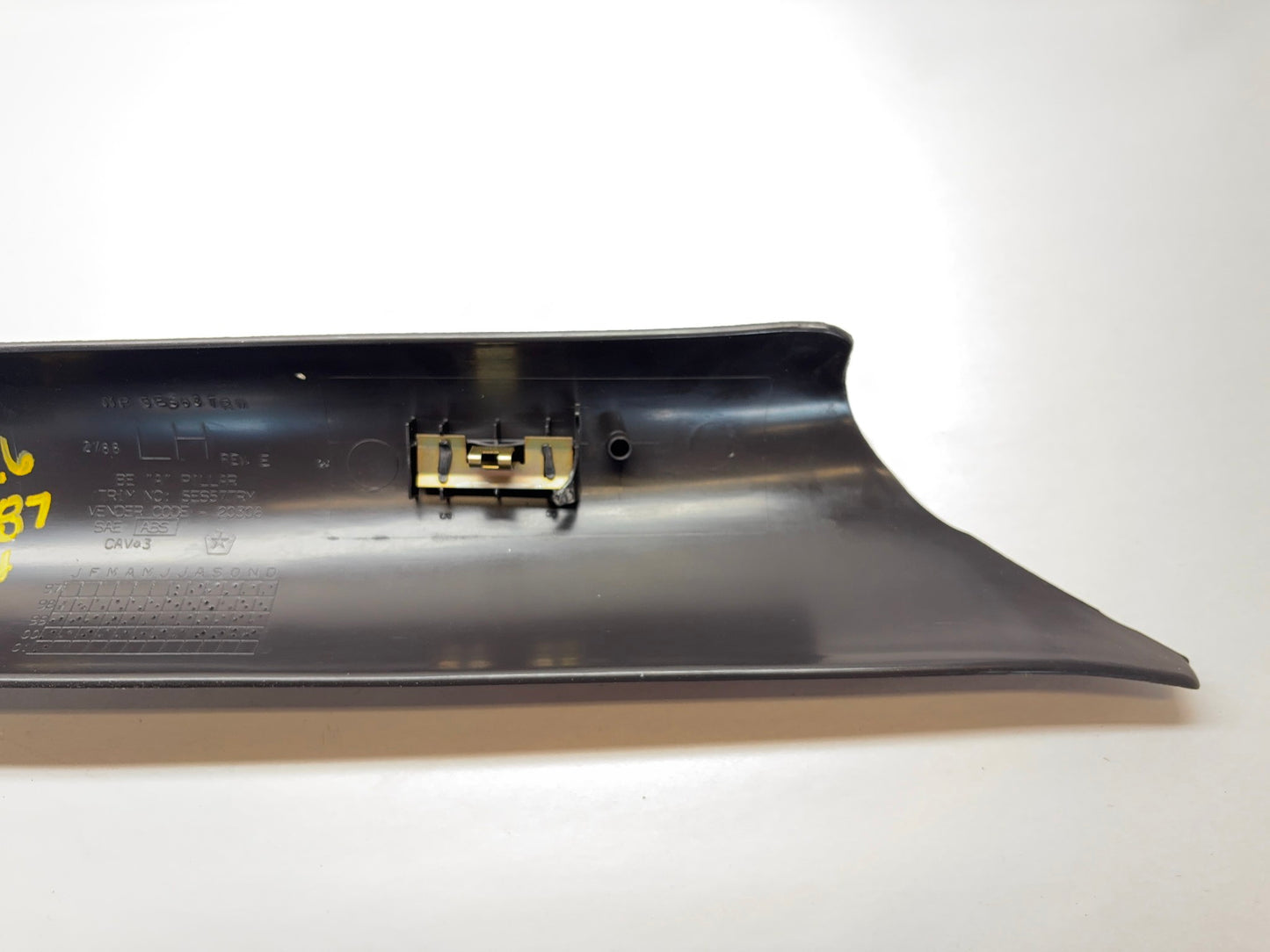 A Pillar Pair LH and RH 1998-2001 Ram 1500 1998-2002 Ram 2500 3500 Agate Trim AZ