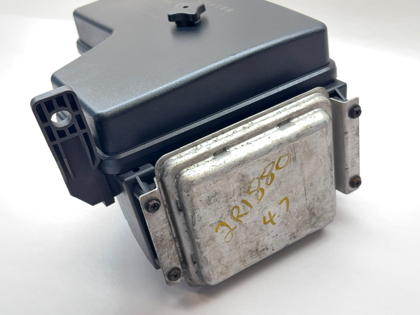 Engine Fuse Box, 2002-2005 Ram 1500 4.7L 3.7L 56049011AI with Body Control Module