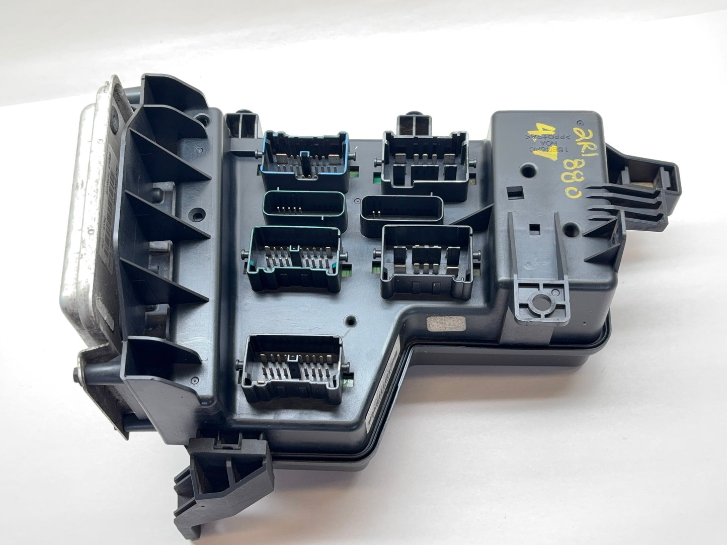 Engine Fuse Box, 2002-2005 Ram 1500 4.7L 3.7L 56049011AI with Body Control Module