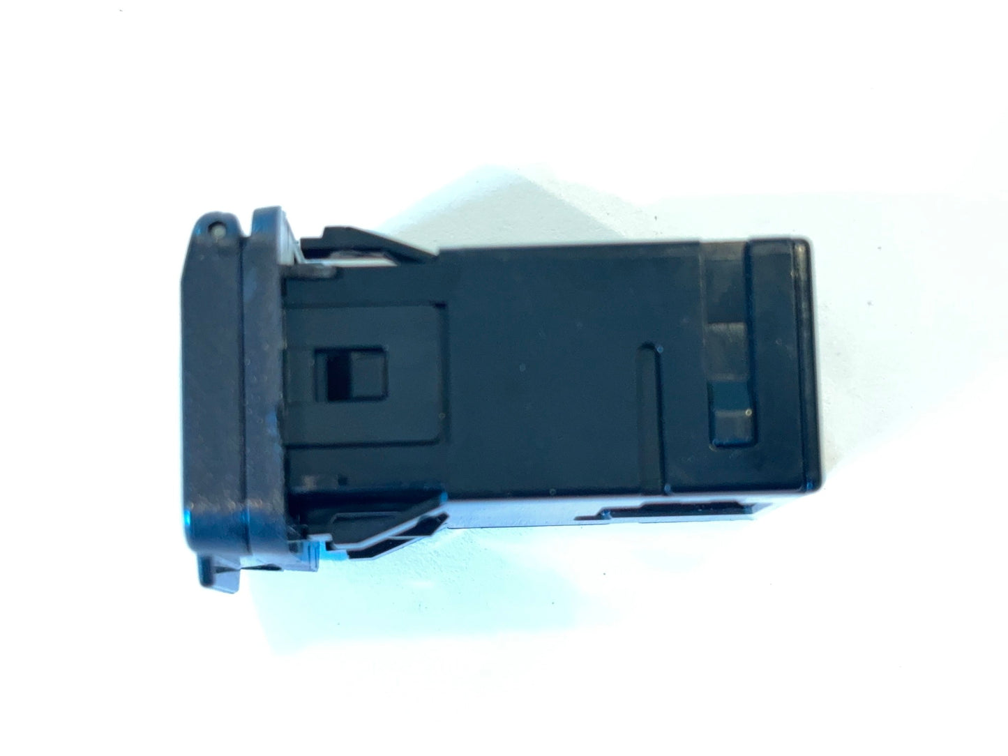 Power Inverter Plug 2009-2012 Ram 1500 2010-2012 Ram 2500 3500 05082095AB