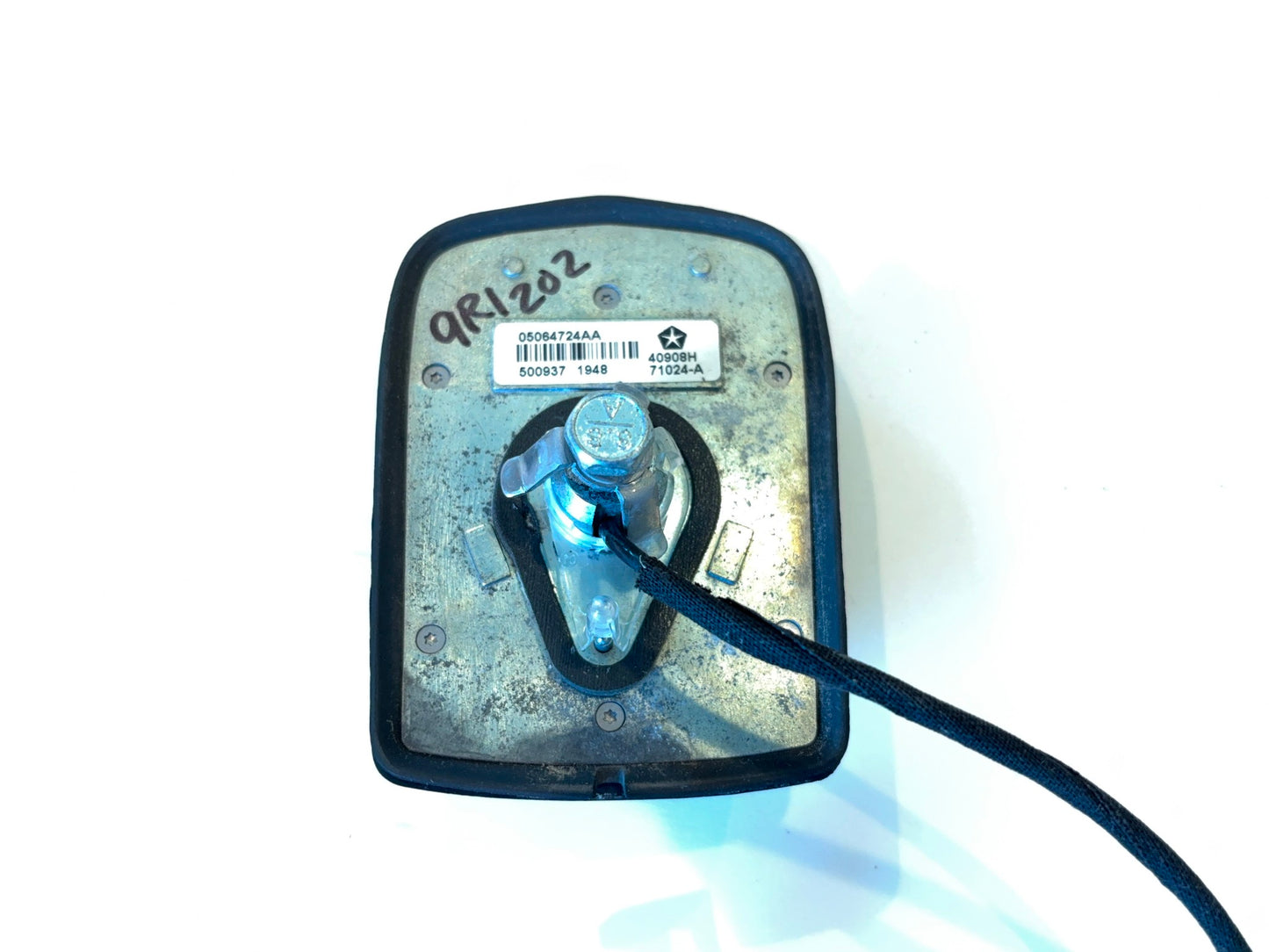 Satellite Antenna 2009-2011 Ram 1500, 2010-11 Ram 2500 3500 5064724AA Roof Mount