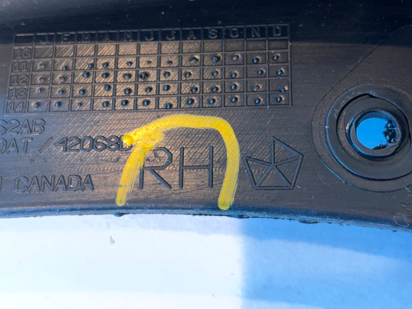 RH Passenger Front Fender Guard Spat 11-18 Dodge Ram 1500 2500 3500 19+ Classic