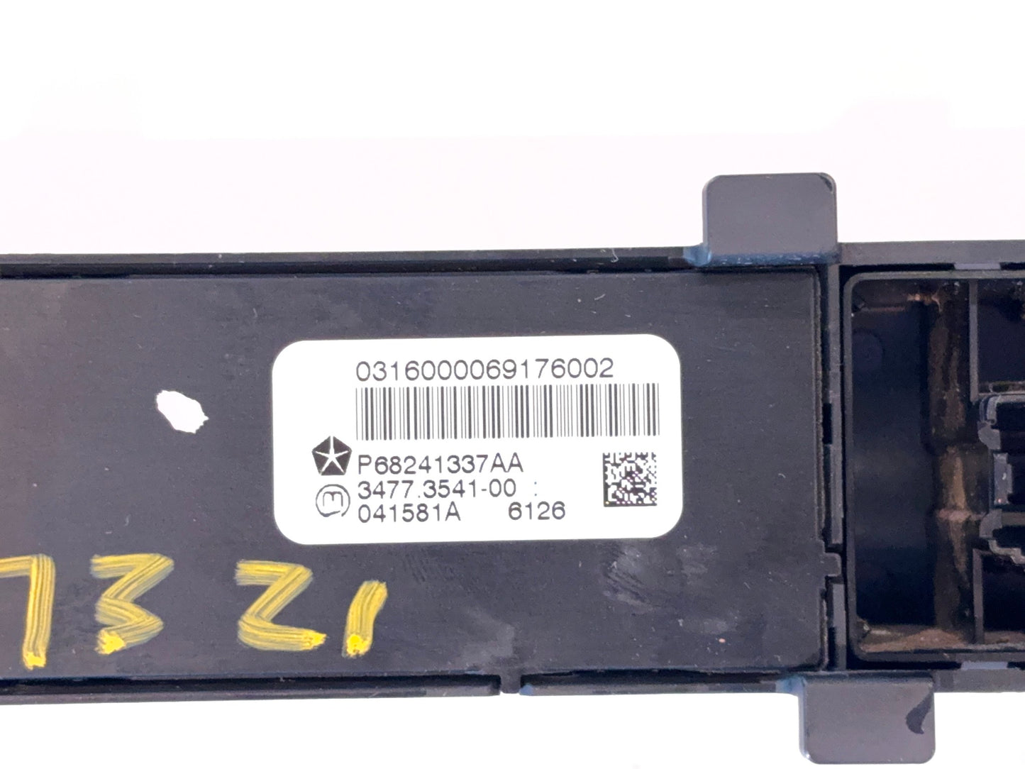 2015-2018 Ram 2500 3500 Dash Switch Exhaust Brake TCS Rear Park Sense 68241337AA