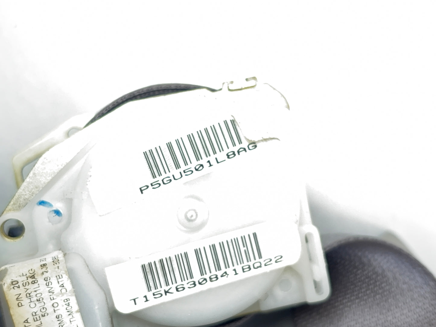 Rear Center Retractor 2002-05 Ram 1500 2003-05 Ram 2500 3500 5GU501L8AG Taupe L5