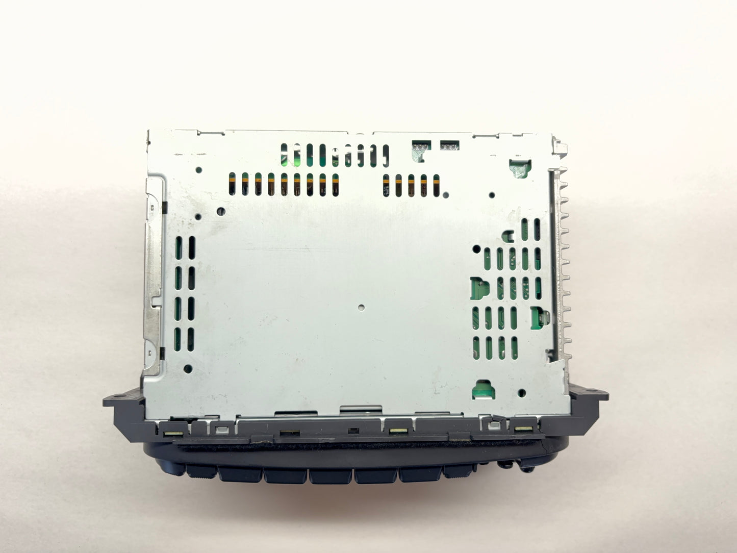 Radio AM/FM/CD/Cassette 2002-2005 Ram 1500, 2003-2005 Ram 2500 3500 5064042AB