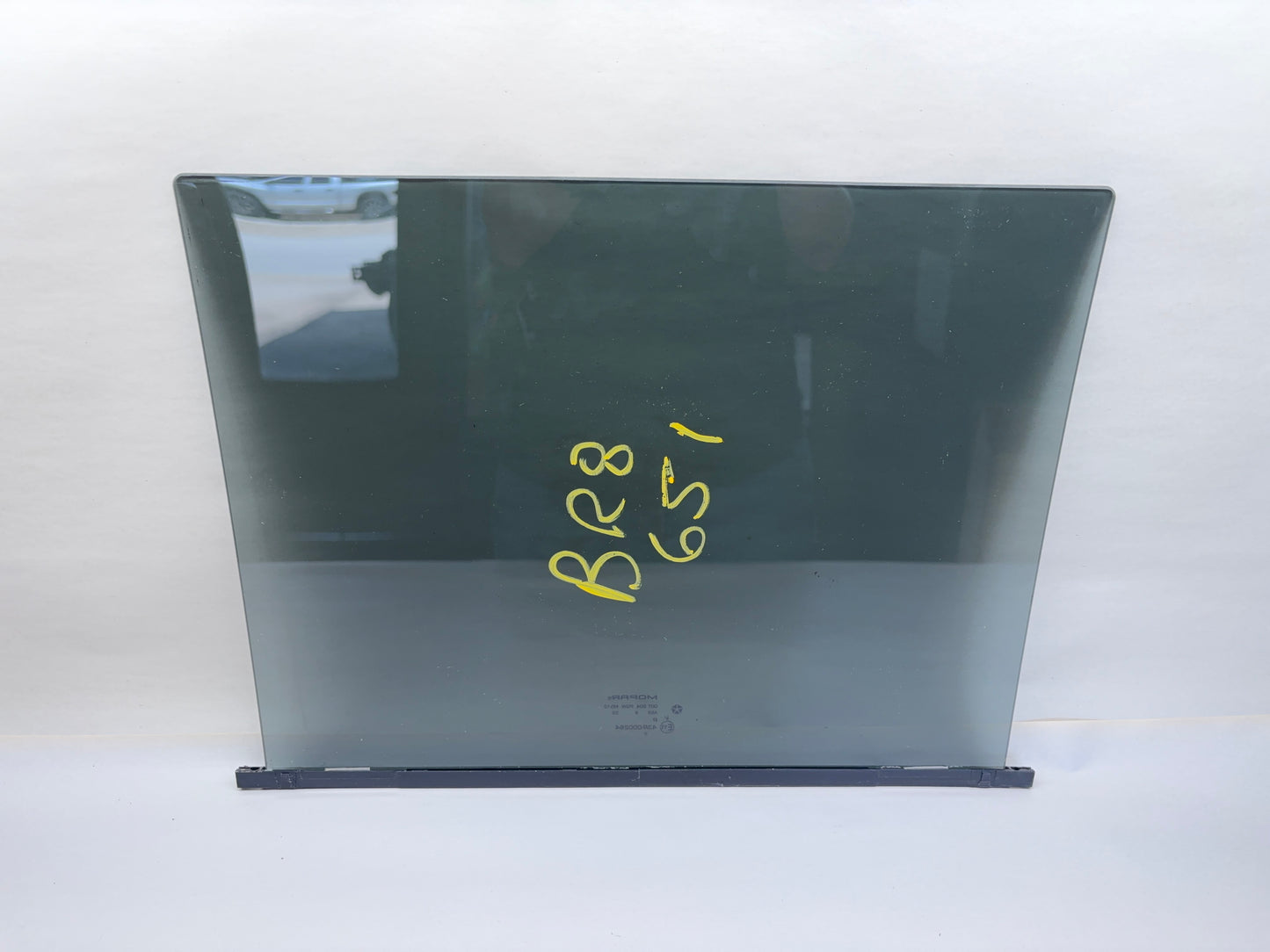 Power Sliding Window Center Section 2009-2018 Ram 1500, 2010-2018 2500 3500