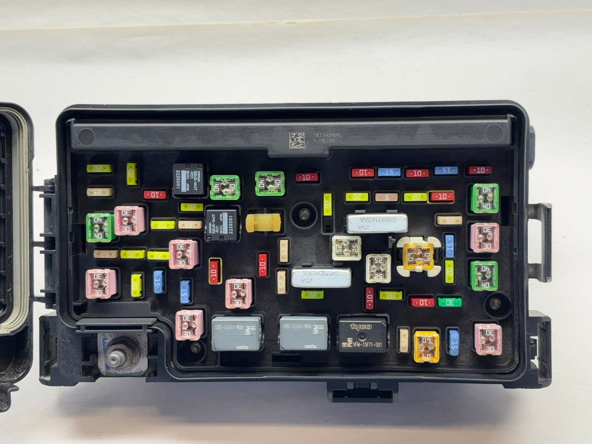TIPM Integrated Power Module Fuse Box 2010 Dodge Ram 1500 04692194AG 591-2383