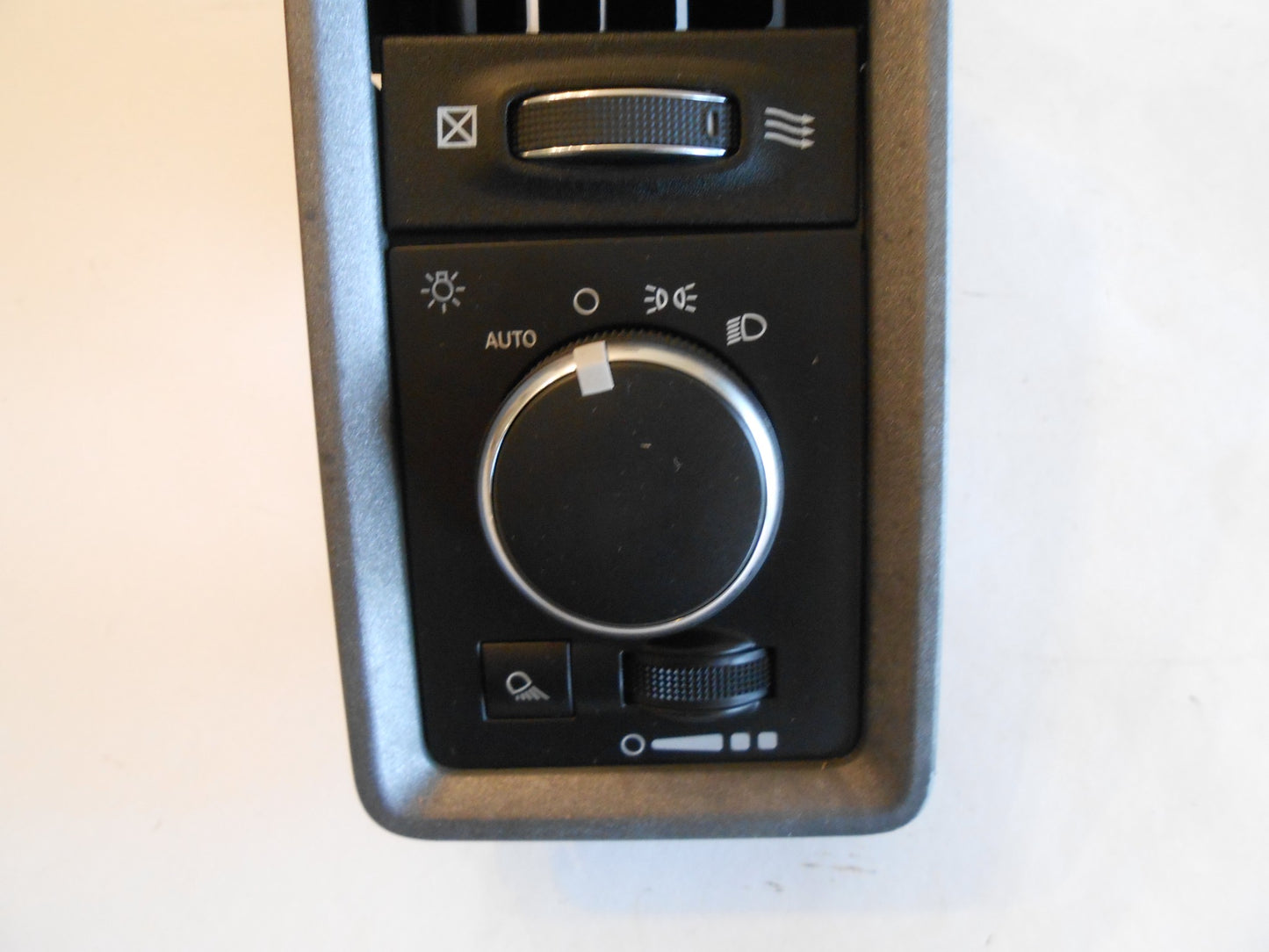 Outboard Vent with Headlight Switch 13-18 Ram 1500 2500 3500 LH ST SXT Tradesman