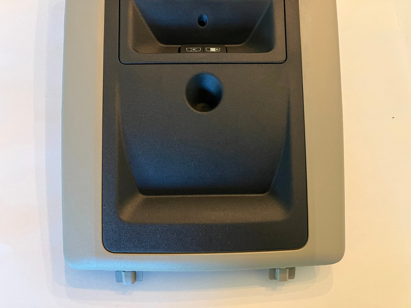 2010 Dodge 1500 Overhead Console with Rear Window Switch 56046062AC
