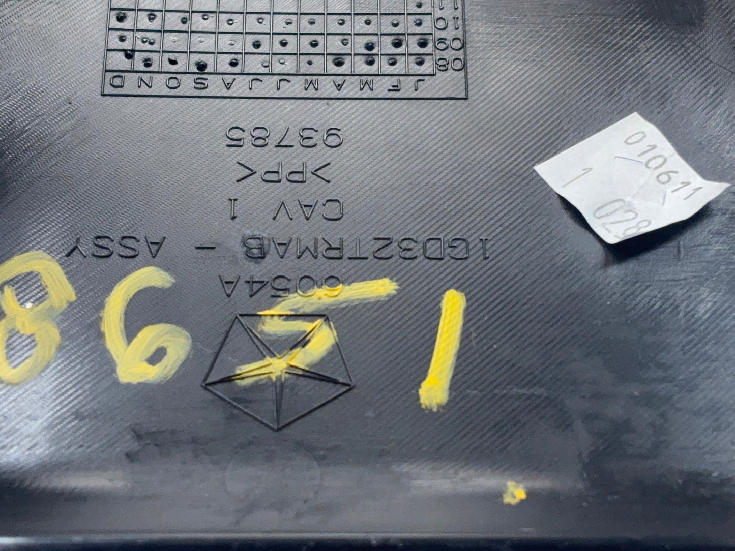 Steering Column Shroud 2009-12 Ram 1500 2010-2012 2500 3500 Column Shift Black