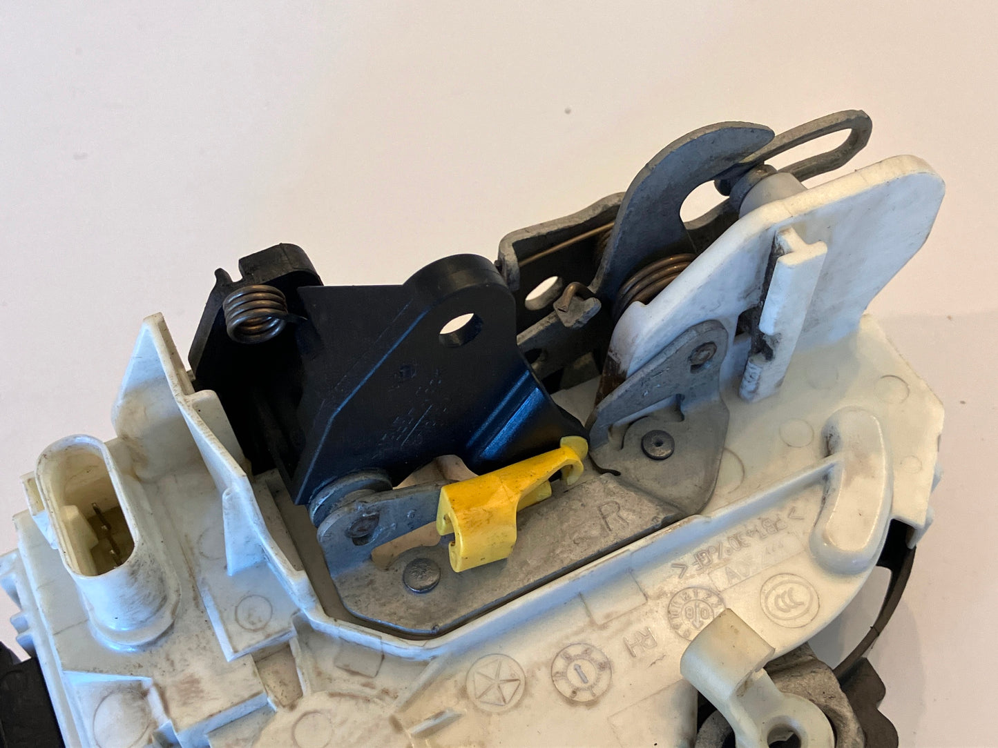 Passenger Rear Door Latch Actuator 2009-18 Ram 1500 10-20 Ram 2500 3500 4589650