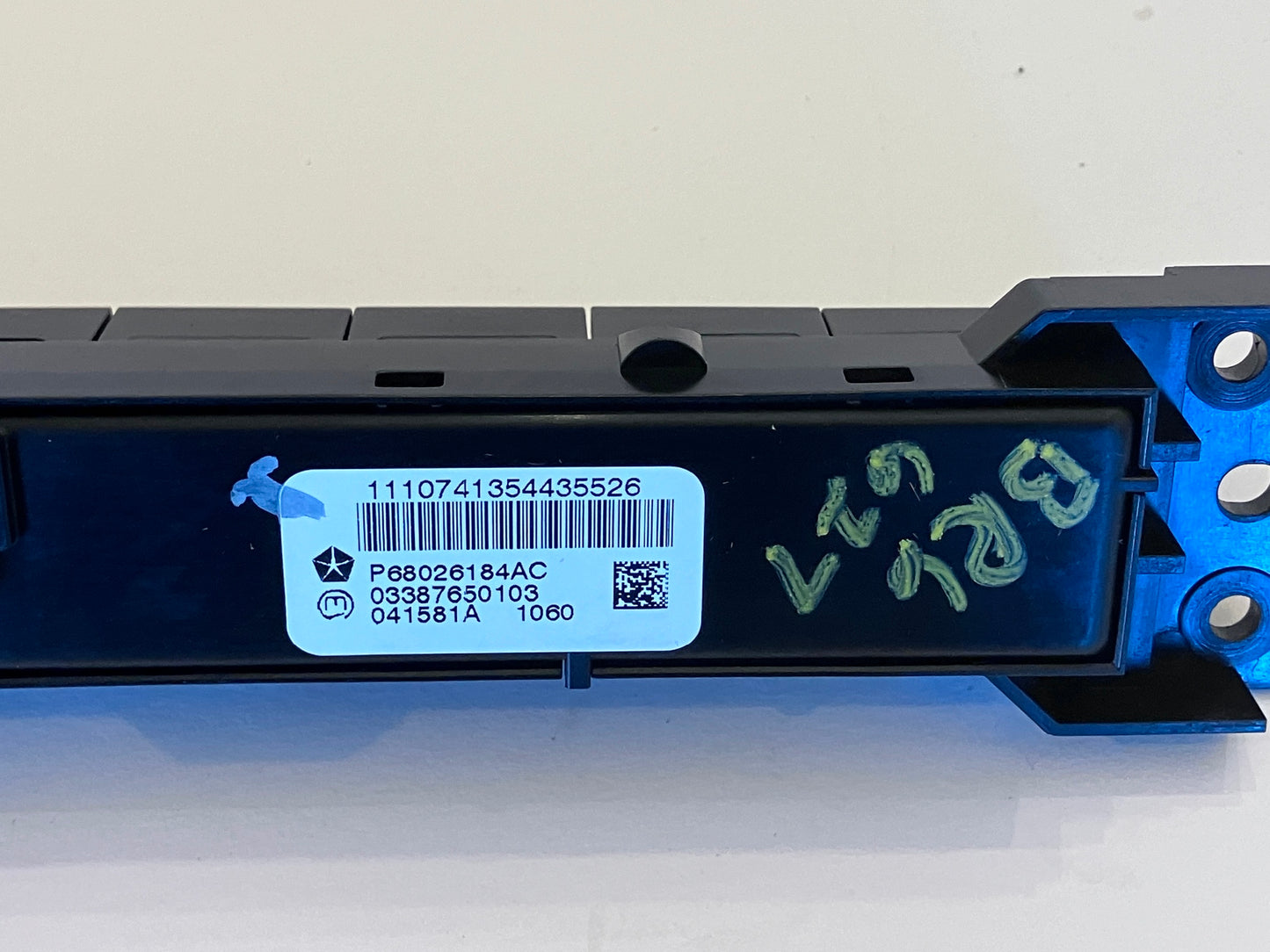 Dash Switch Panel 2009-12 Ram 1500 Traction Tow Inverter Park Assist 68026184AC