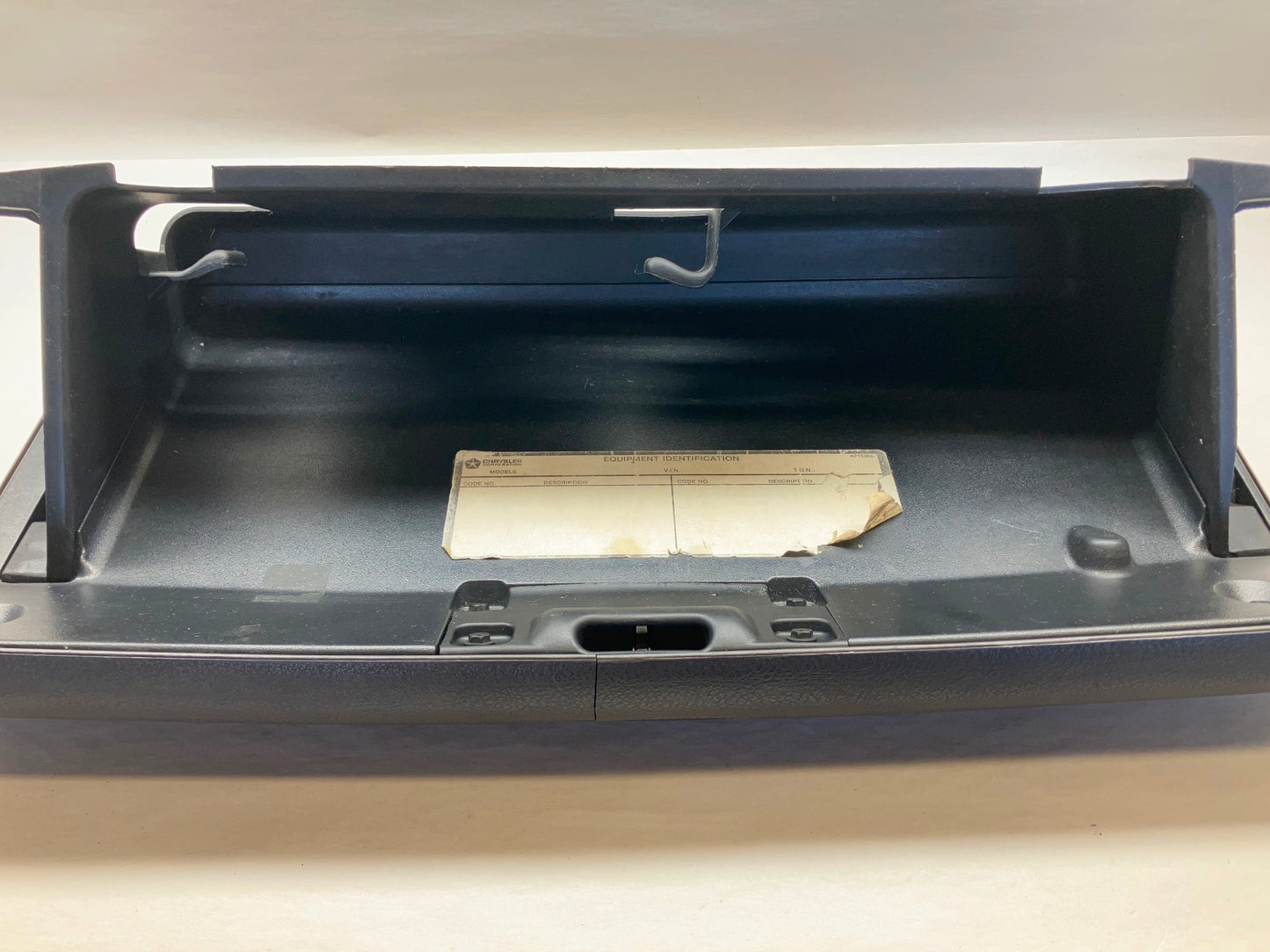 Glove Box 1998-2001 Ram 1500 2500 3500 Agate 5FR47LAZAB, Small Crack above Latch