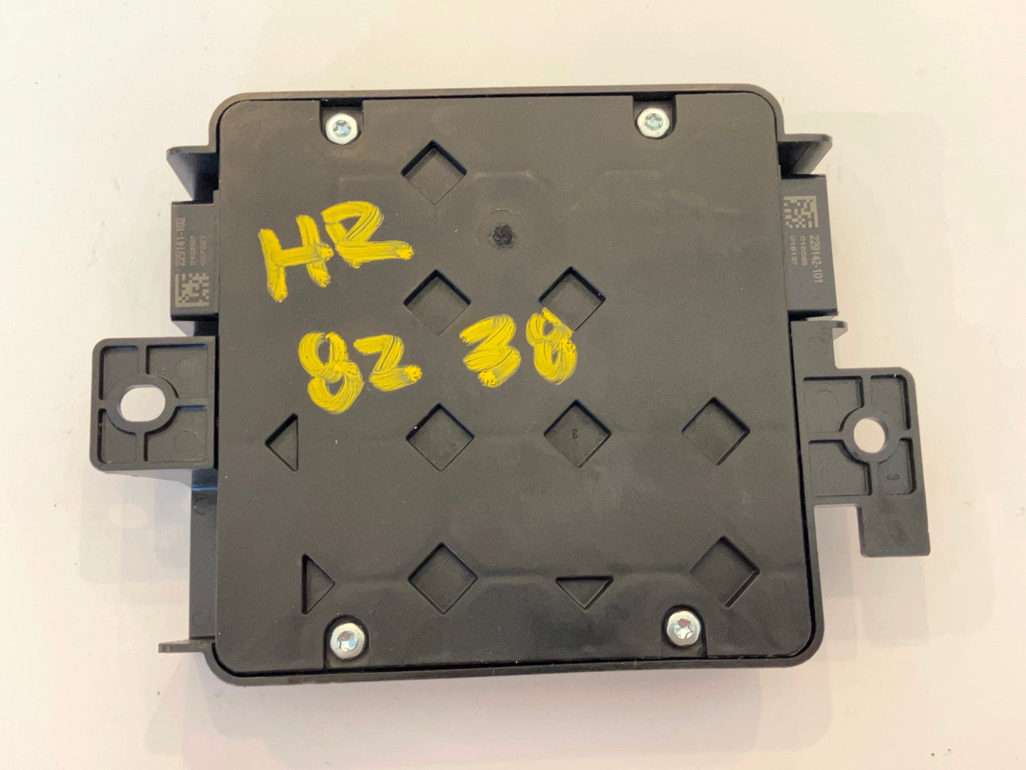 Receiver Hub Module RF Module 17 Ram 1500 Laramie 6.4L 68319680AC Two Side Plug