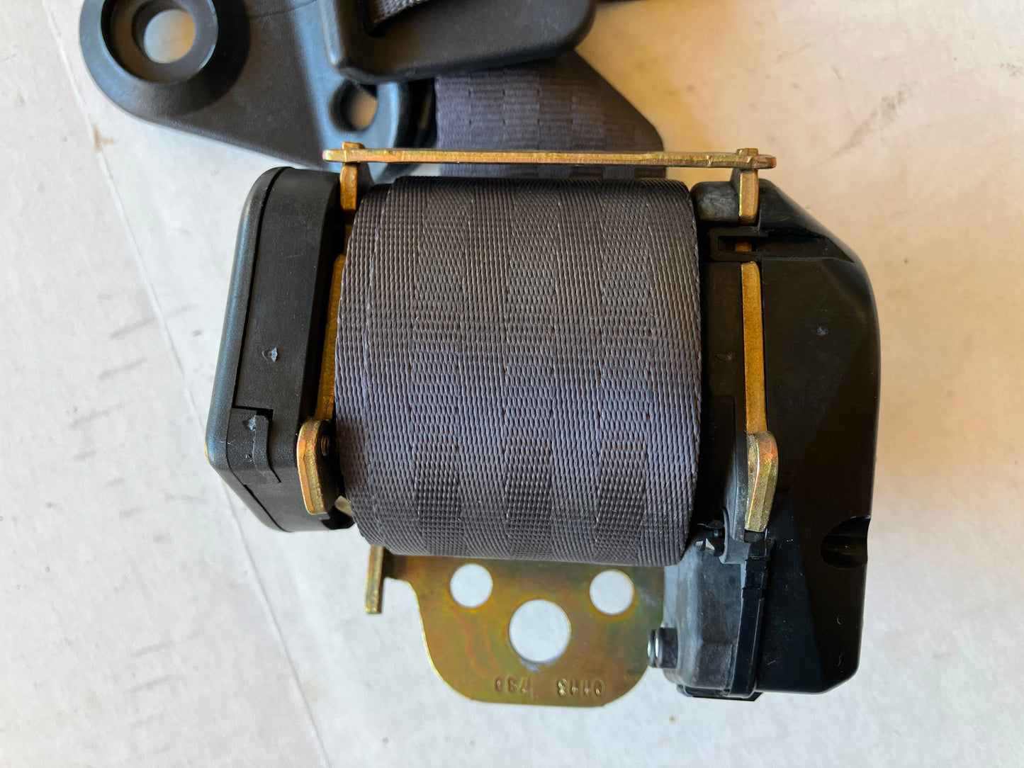 Left Rear Seat Belt Retractor LH 1997 Dodge Ram 1500 2500 3500 Extended Club