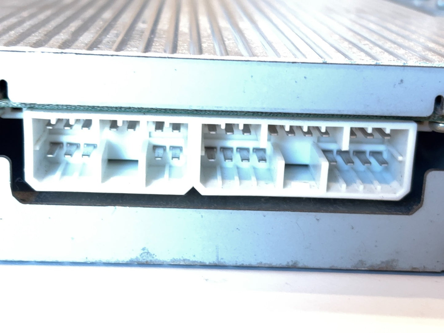 Factory Amp Infinity Amplifier 2003-2004 Dodge Ram 1500 2500 3500 56043136AG