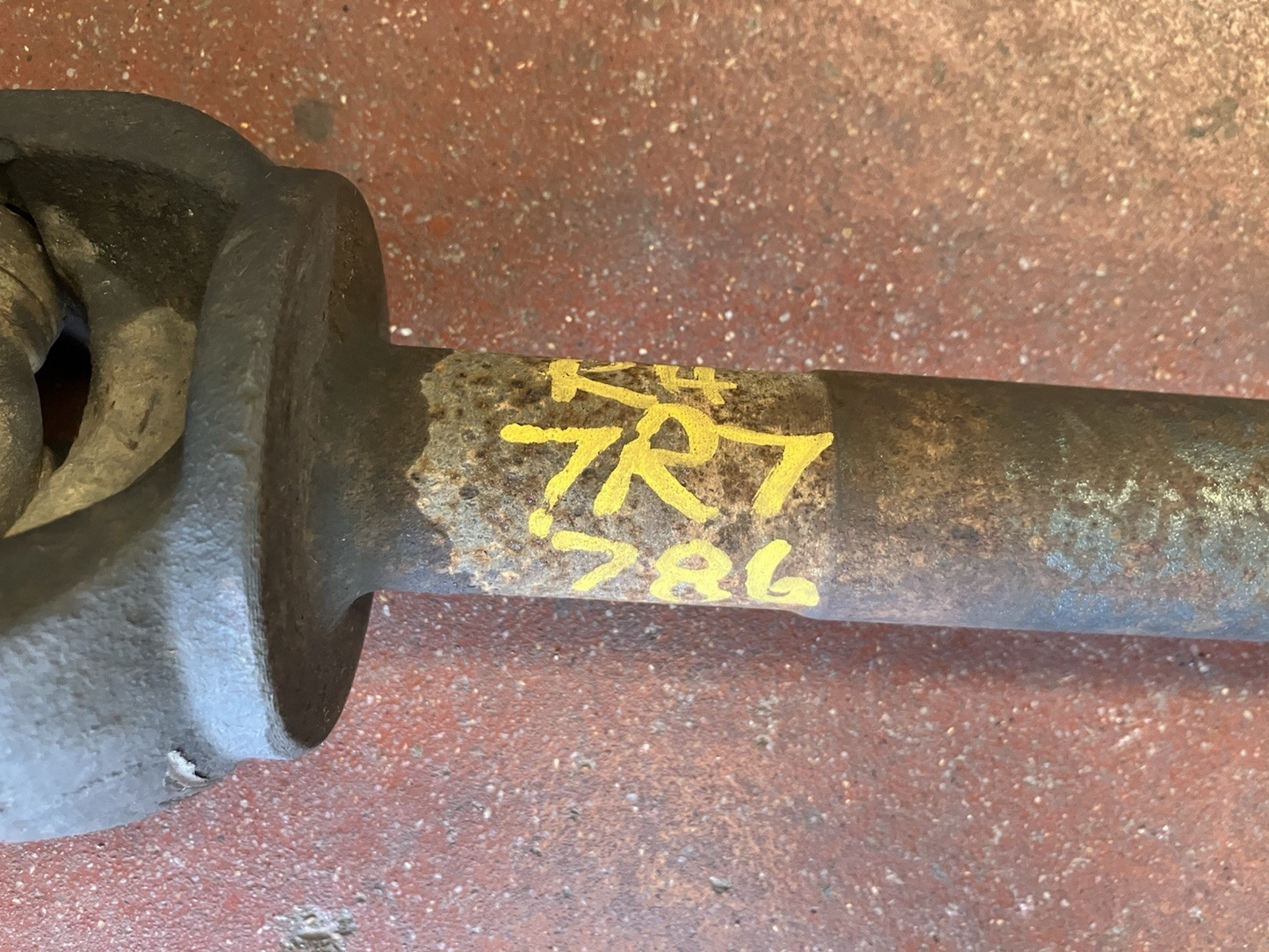 Passenger Side Front Axle Shaft 2003-08 Dodge 2500 3500 06-08 Mega Cab 5086666AB