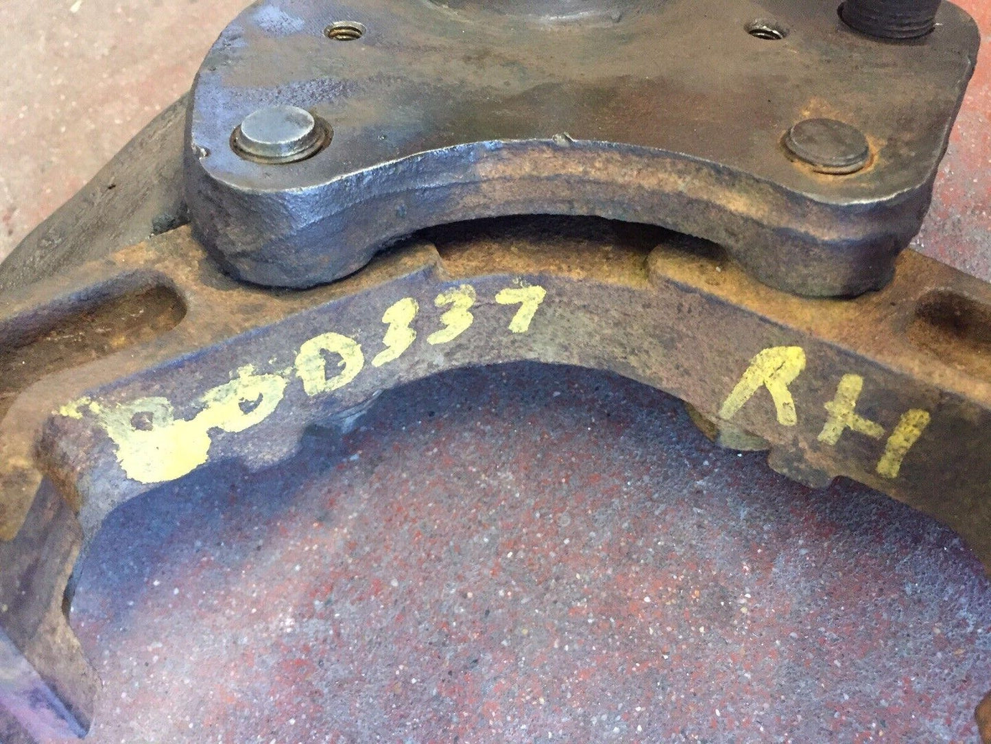 Used RH Spindle 73-88 Dodge D200 / 250 / 300 / 350 with 3800 / 4000 # axle.