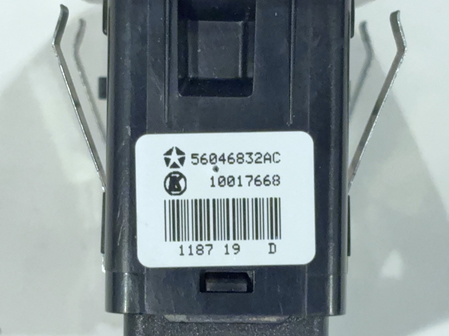 Rear Window Switch 2016-18 Ram 1500 2500 3500 2019+ Classic 56046832AC LH or RH