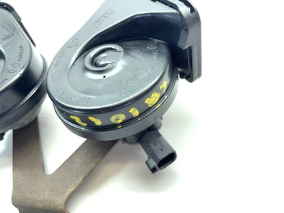 Dual Horn and Bracket 2010-2012 Dodge Ram 1500 2500 3500 Gasoline Eng 5026992AB