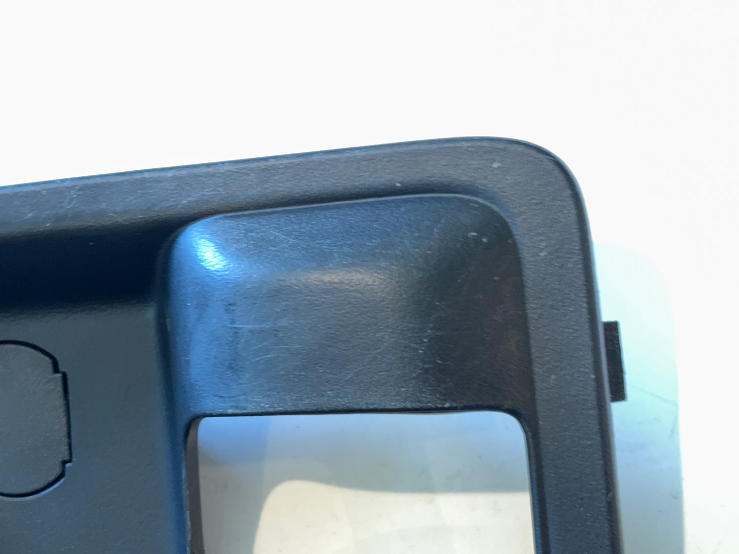 Passenger Door Handle Trim Bezel 13-18 Ram 1500 13-24 2500 3500 19+ CL 1GY64TX7AB