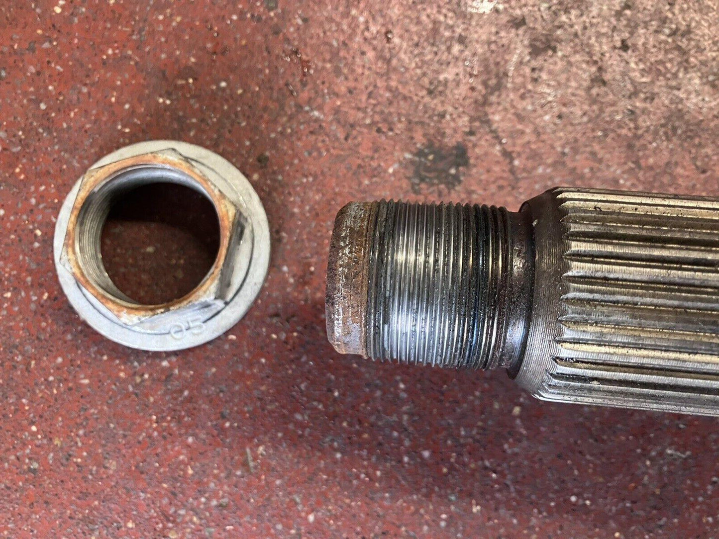 Passenger Side Front Axle Shaft, Outer 2014-18 Ram 2500 2013-18 3500 68216196AA