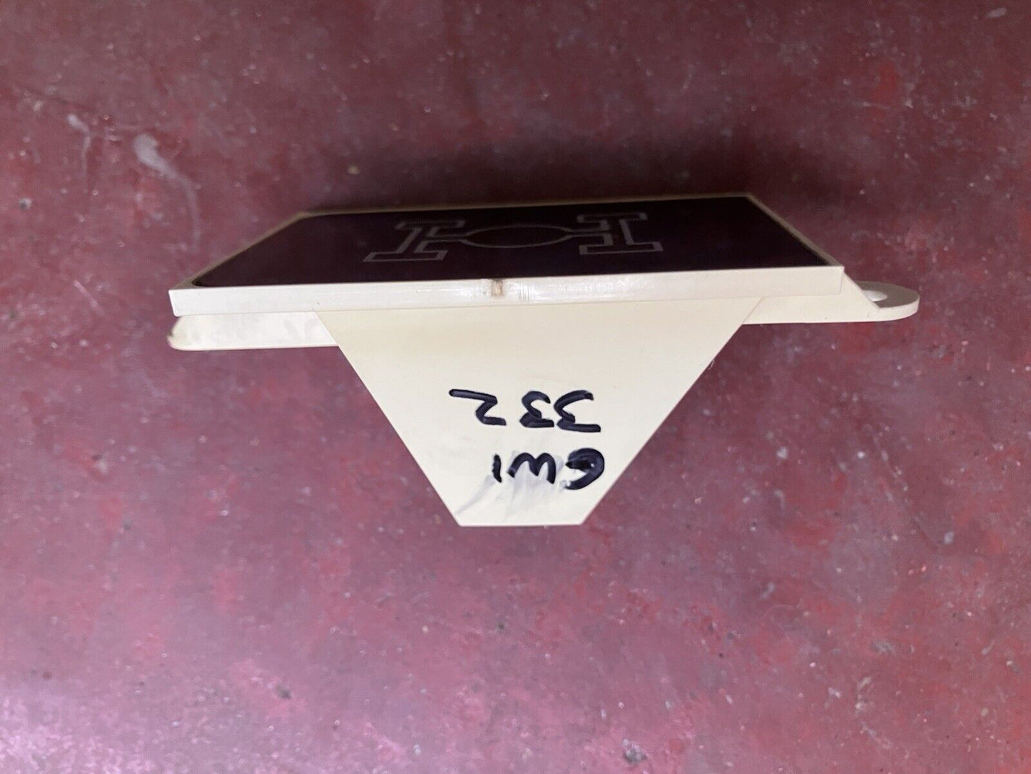 1981-1987 Dodge Ram / Ramcharger 4x4 Indicator Lamp Housing.
