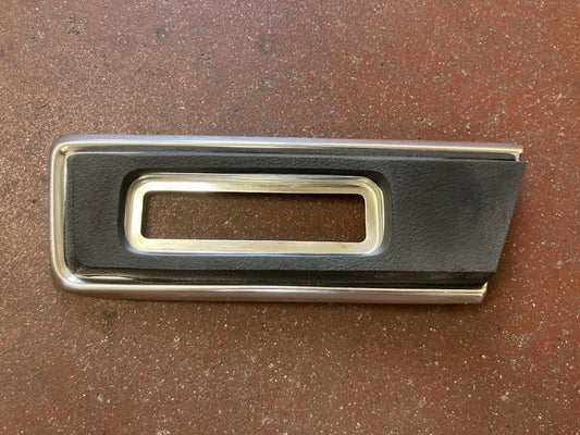 Left Front Fender Marker Lamp Molding1981-1990 Dodge Ram 150 250 350 Ramcharger