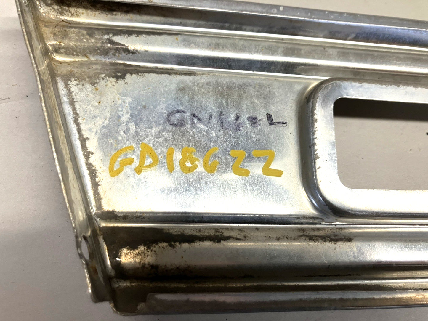 Left Front Fender Marker Lamp Molding 1981-1990 Dodge Ram 150 250 350 Ramcharger