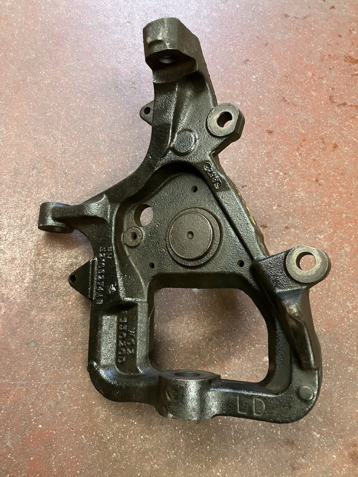 RH 4X2 Spindle Steering Knuckle 2000-01 Ram 1500 P/N 52106424AA