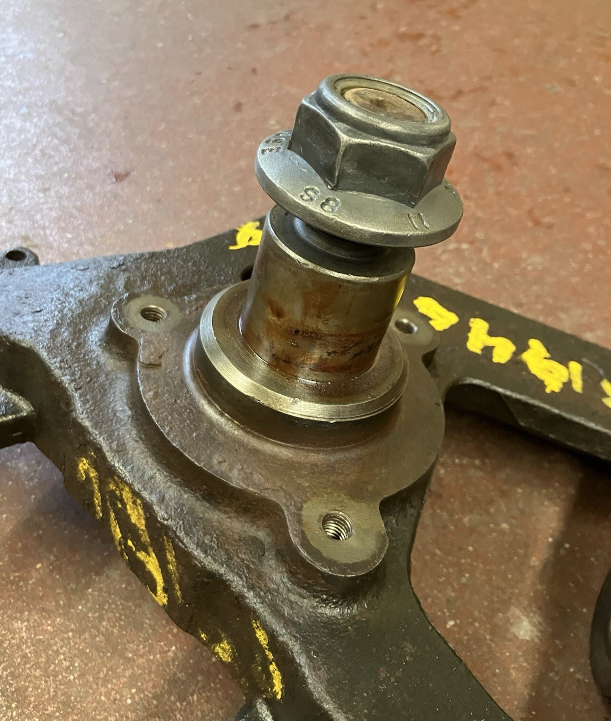 RH 4X2 Spindle Steering Knuckle 2000-01 Ram 1500 P/N 52106424AA