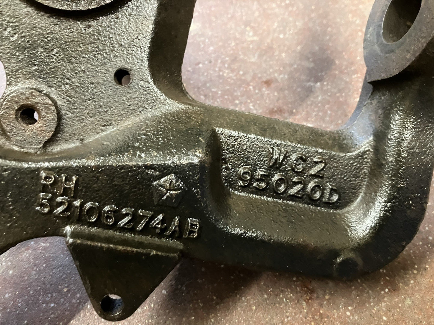 RH 4X2 Spindle Steering Knuckle 2000-01 Ram 1500 P/N 52106424AA