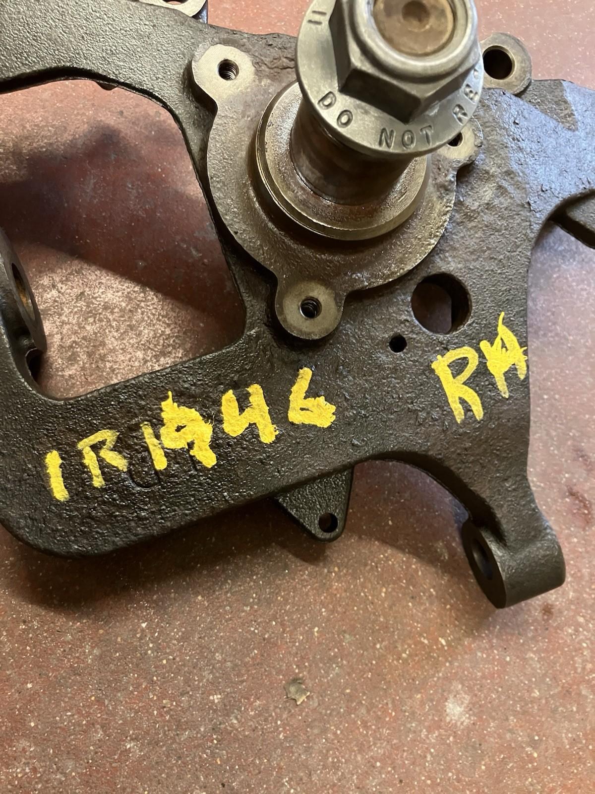 RH 4X2 Spindle Steering Knuckle 2000-01 Ram 1500 P/N 52106424AA