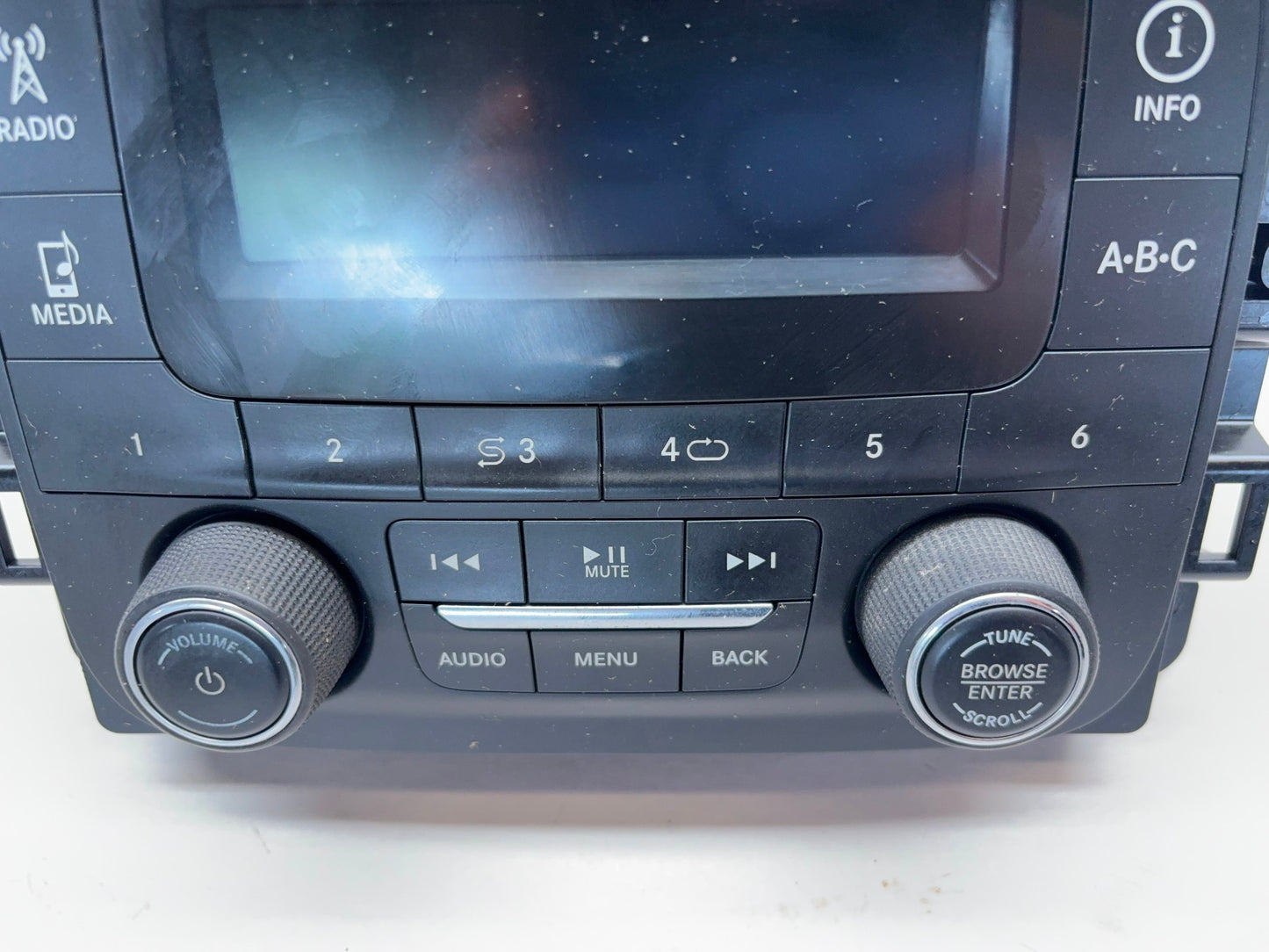 3.0 Radio 2015 2016 Ram 1500 2500 3500 68245817AC AM/FM/Wired Media VP1 Used