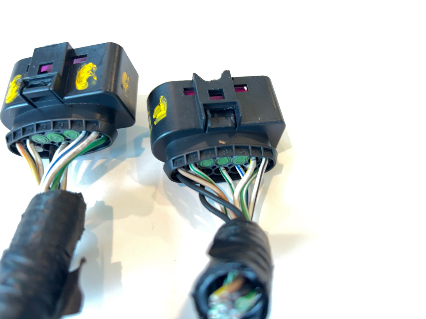 Headlight Plug and Pigtail Pair, 2013-2018 Ram 1500 2500 3500 with Projector