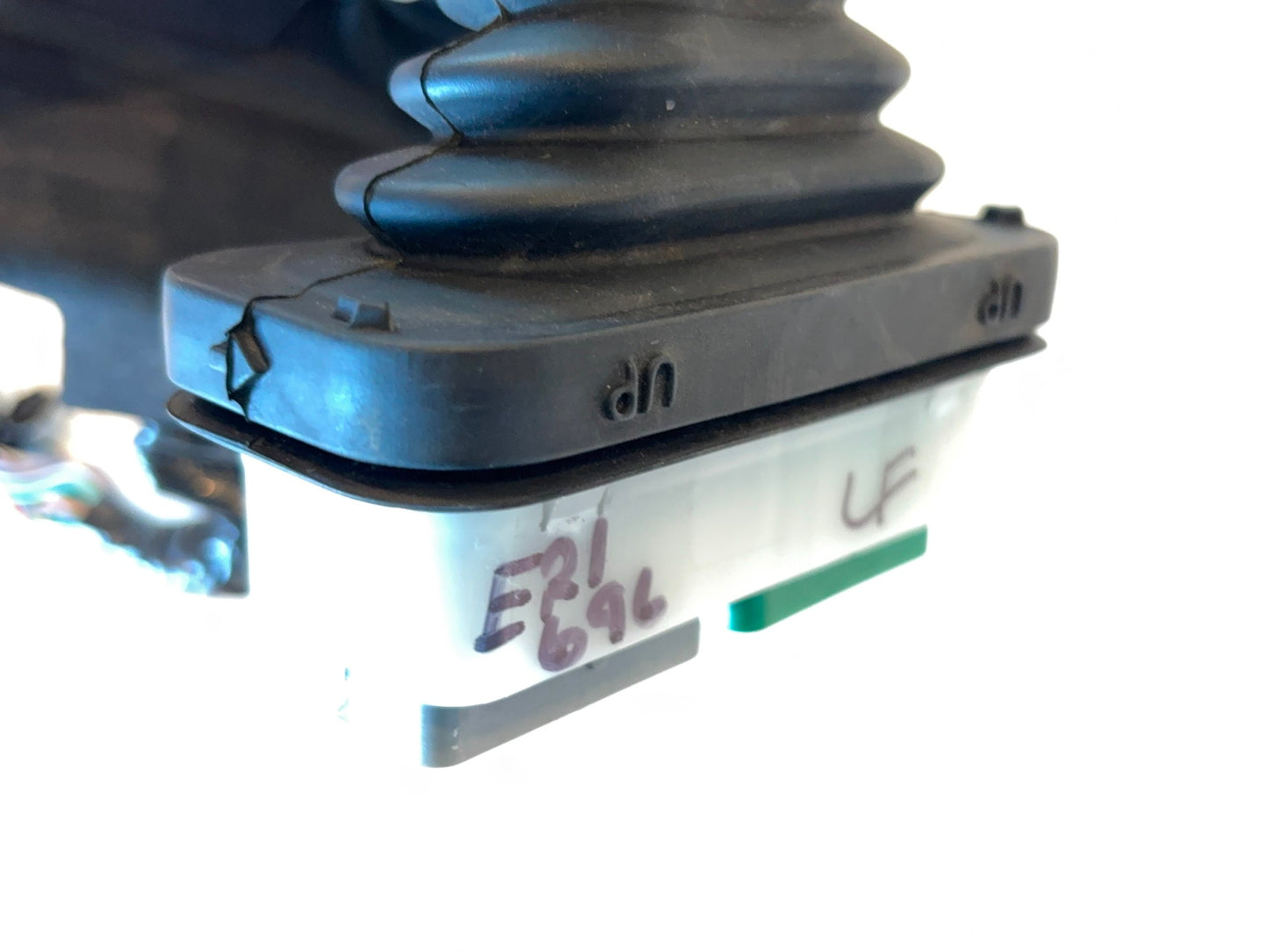 Passenger Side Front Door Harness 13-15 Ram 1500 2500 3500  68160034AC LED